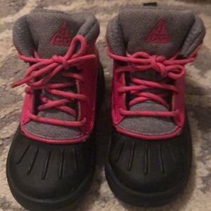 Nike toddler boots
